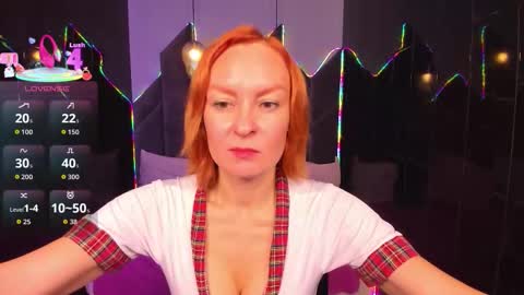 Snapshot of nika_gentle chatting on October 5, 5:38 am Nika online show from October 5, 5:38 am