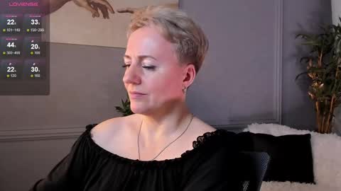 Snapshot of nika_smit chatting on March 5, 8:43 am Nika online show from March 5, 8:43 am