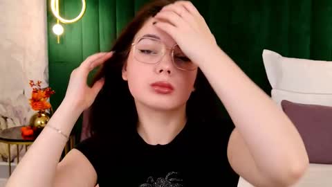 Snapshot of nikaflowers chatting on October 7, 2:29 am Nika online show from October 7, 2:29 am