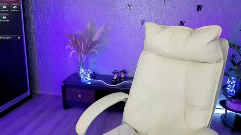 NikaStill  online show from May 24, 3:47 am