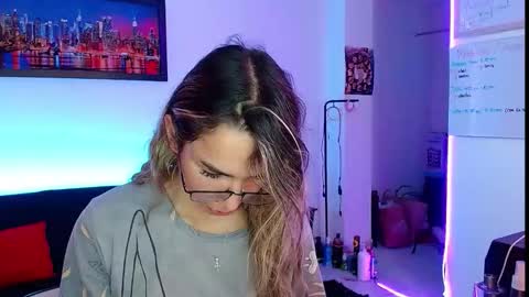 Snapshot of niki_1998 chatting on September 22, 8:46 pm Natalia online show from September 22, 8:46 pm