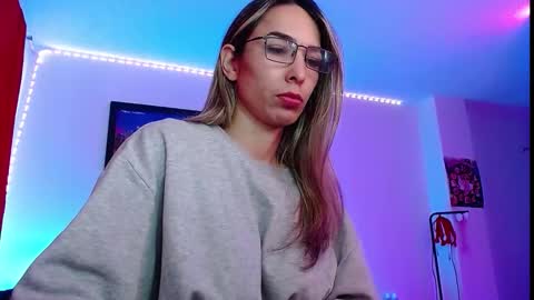 Snapshot of niki_1998 chatting on September 29, 6:18 pm Natalia online show from September 29, 6:18 pm