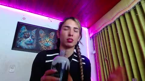 Snapshot of niki_1998 chatting on February 5, 3:02 am Natalia online show from February 5, 3:02 am