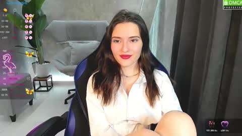 Snapshot of niki_cutes chatting on October 18, 1:32 am niki_cutes online show from October 18, 1:32 am