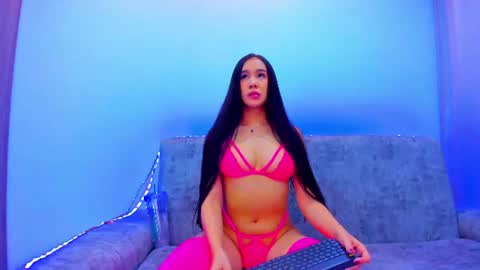 nikii_white online show from July 10, 5:01 am