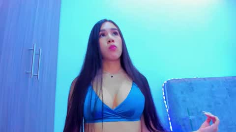 nikii_white online show from March 7, 6:02 am