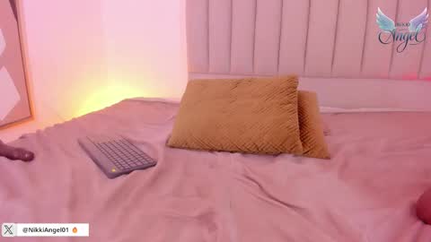 Snapshot of nikki_angel_ chatting on September 28, 9:24 pm NIkki Angel online show from September 28, 9:24 pm