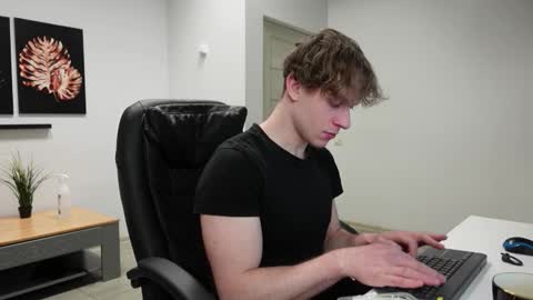 nikki online show from February 15, 6:39 pm