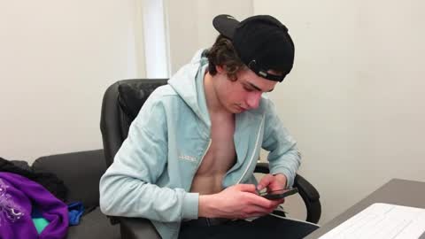 nikki online show from April 3, 12:45 pm