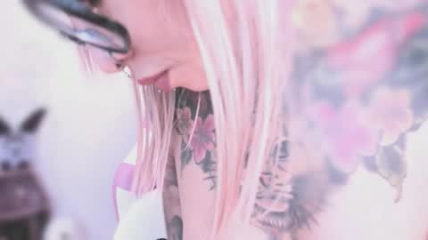 Nikki Ramone   online show from January 8, 5:30 pm