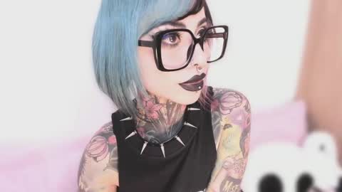 Snapshot of nikkiramone chatting on October 2, 11:58 pm Nikki Ramone online show from October 2, 11:58 pm