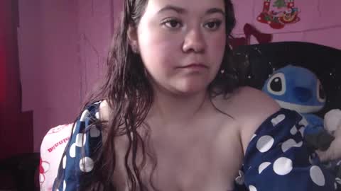 Snapshot of nikkirous_ chatting on February 22, 3:58 pm Nikkirous online show from February 22, 3:58 pm