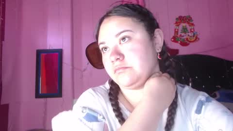 Snapshot of nikkirous_ chatting on September 18, 1:04 pm Nikkirous online show from September 18, 1:04 pm