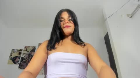 Snapshot of nikkitatsx chatting on December 27, 8:35 am Debora21Cm online show from December 27, 8:35 am