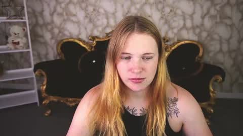 nikkyreyyy online show from July 4, 8:51 am