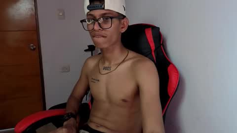 niklaus_wolf online show from March 8, 7:40 pm