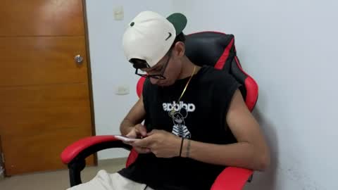 niklaus_wolf online show from March 23, 4:39 am