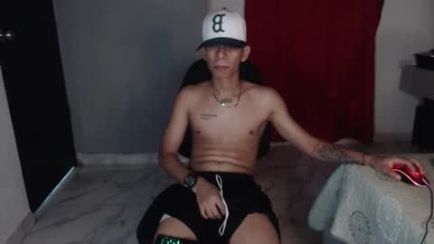 niklaus_wolf online show from September 27, 2:31 am