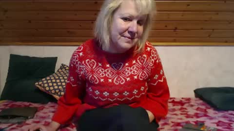 Snapshot of nikole111 chatting on February 15, 10:55 am Nikole1 online show from February 15, 10:55 am