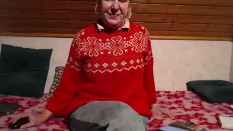 Snapshot of nikole111 chatting on February 2, 5:48 pm Nikole1 online show from February 2, 5:48 pm