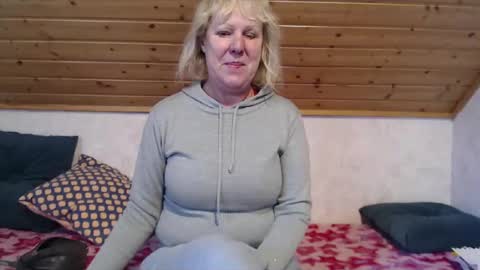 Snapshot of nikole111 chatting on February 17, 1:55 pm Nikole1 online show from February 17, 1:55 pm