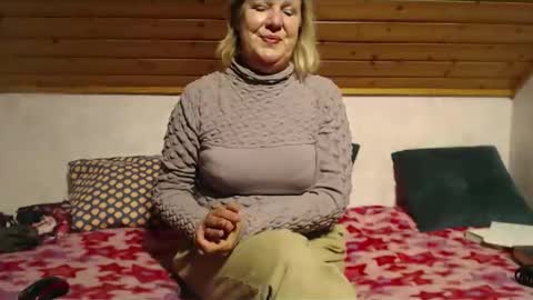Snapshot of nikole111 chatting on October 11, 5:05 pm Nikole1 online show from October 11, 5:05 pm