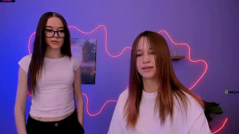 nila_eclipse online show from April 23, 8:33 am