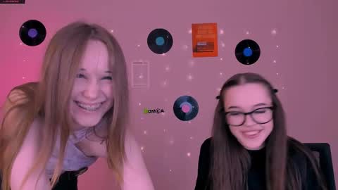 nila_eclipse online show from April 7, 8:49 am