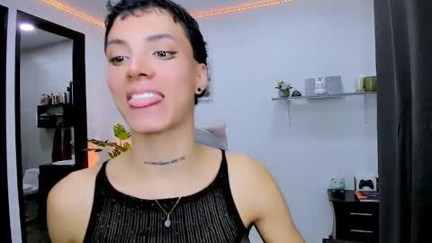 Snapshot of nilam217 chatting on September 9, 10:43 pm Nilam online show from September 9, 10:43 pm