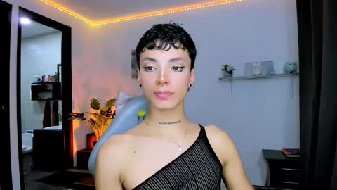 Snapshot of nilam217 chatting on October 7, 11:45 pm Nilam online show from October 7, 11:45 pm