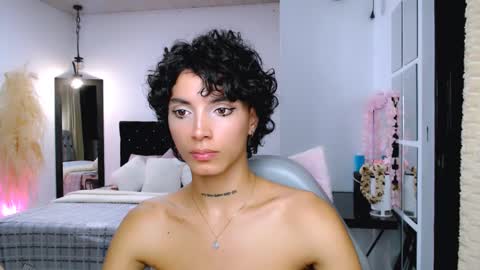 Snapshot of nilam217 chatting on February 9, 11:46 pm Nilam online show from February 9, 11:46 pm