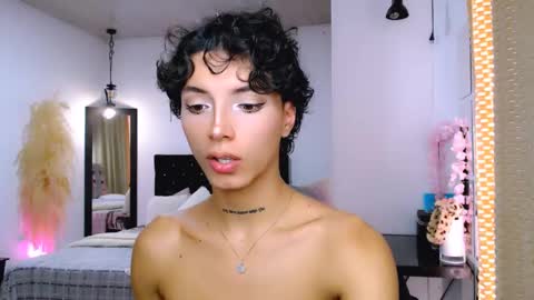 Snapshot of nilam217 chatting on February 12, 3:38 pm Nilam online show from February 12, 3:38 pm