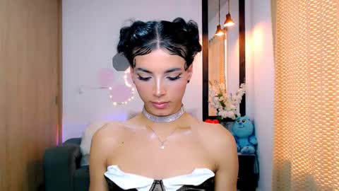 Snapshot of nilam217 chatting on March 10, 8:23 pm Nilam online show from March 10, 8:23 pm