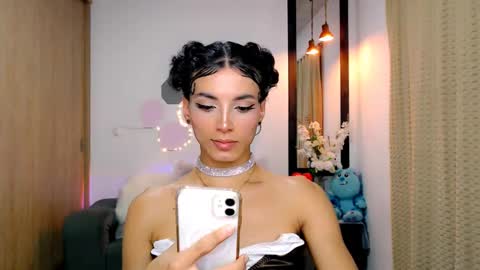 Snapshot of nilam217 chatting on March 10, 11:27 pm Nilam online show from March 10, 11:27 pm