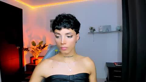 Snapshot of nilam217 chatting on October 22, 10:33 pm Nilam online show from October 22, 10:33 pm