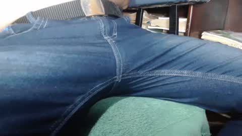 Snapshot of niluthydaniel chatting on October 1, 12:37 pm niluthydaniel online show from October 1, 12:37 pm