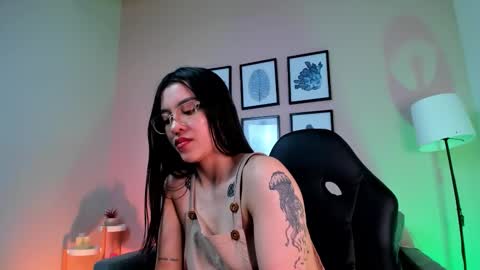 Nina online show from October 2, 12:20 am