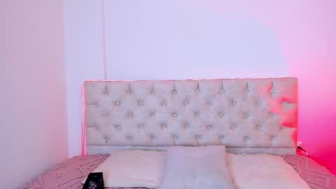 Nina Fox  online show from January 11, 3:29 pm