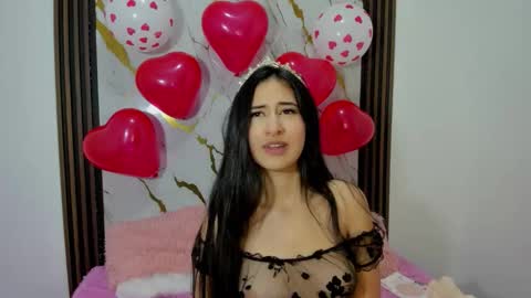 Nina online show from February 6, 8:11 pm