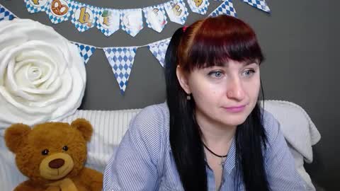 ninaflawlees online show from October 6, 12:01 pm