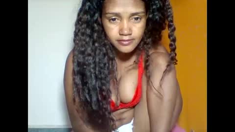Snapshot of ninah_rise chatting on September 20, 1:25 pm ninah_rise online show from September 20, 1:25 pm