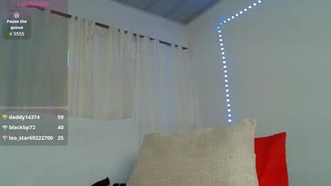 Nina Leon online show from December 21, 3:02 am