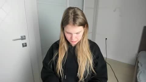 Snapshot of ninarihh chatting on March 7, 1:18 pm ninarihh online show from March 7, 1:18 pm