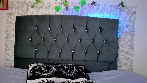 ninasky19 online show from March 28, 9:27 pm