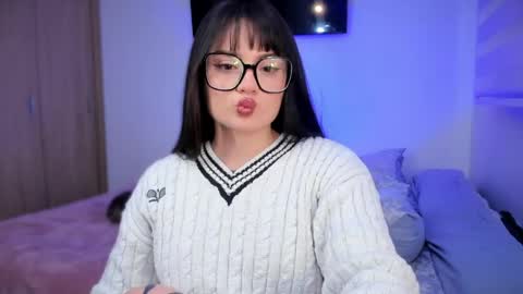 ninavolkov online show from April 10, 11:31 pm