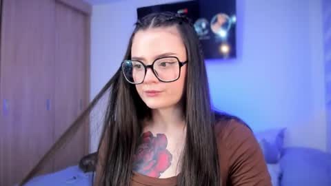 ninavolkov online show from April 6, 11:28 pm