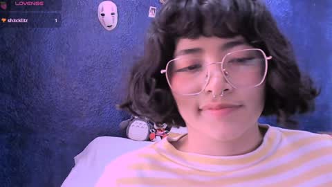Snapshot of ninayellow chatting on December 5, 7:00 pm Nina online show from December 5, 7:00 pm