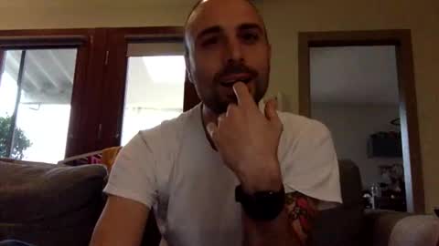 ninni2911 online show from December 3, 7:42 am