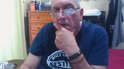 Dennis online show from November 21, 3:43 pm