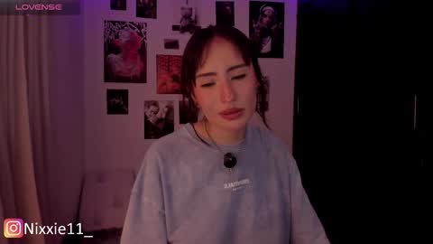 Nixxie  online show from December 18, 2:07 am